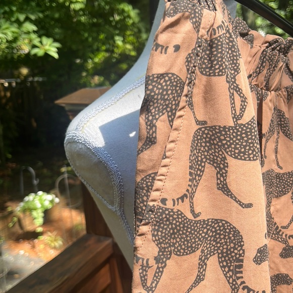Jane + Delancey Cheetah Top and Short Set NWT - Picture 5 of 17